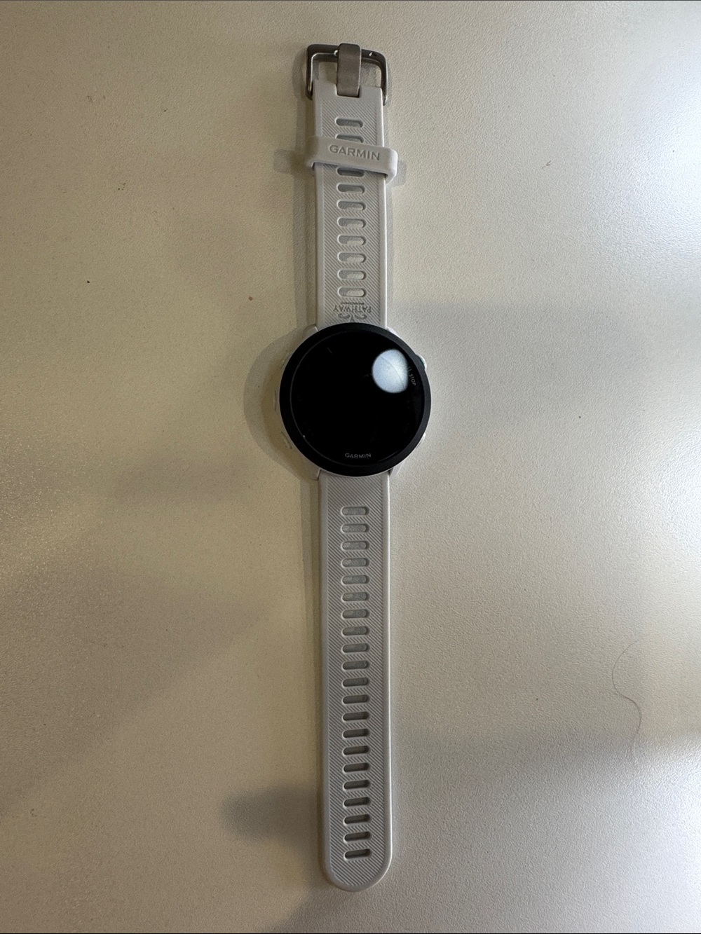 garmin White Silicone Fitness Smartwatch with Black Display